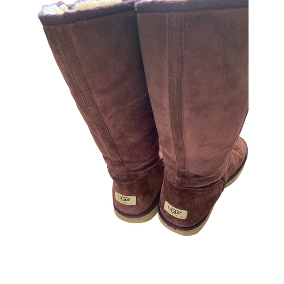 Classic tall Ugg boots in plum wine suede, size 8 - Picture 3 of 5